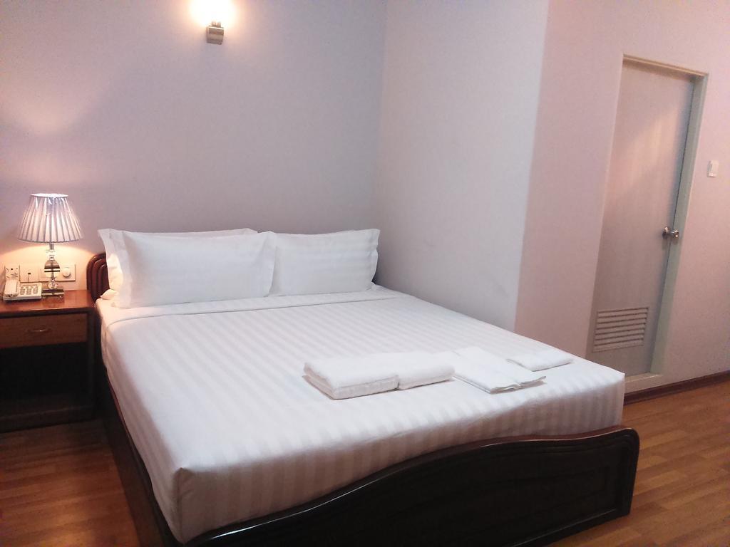 Hotel Iceland Mandalay Esterno foto
