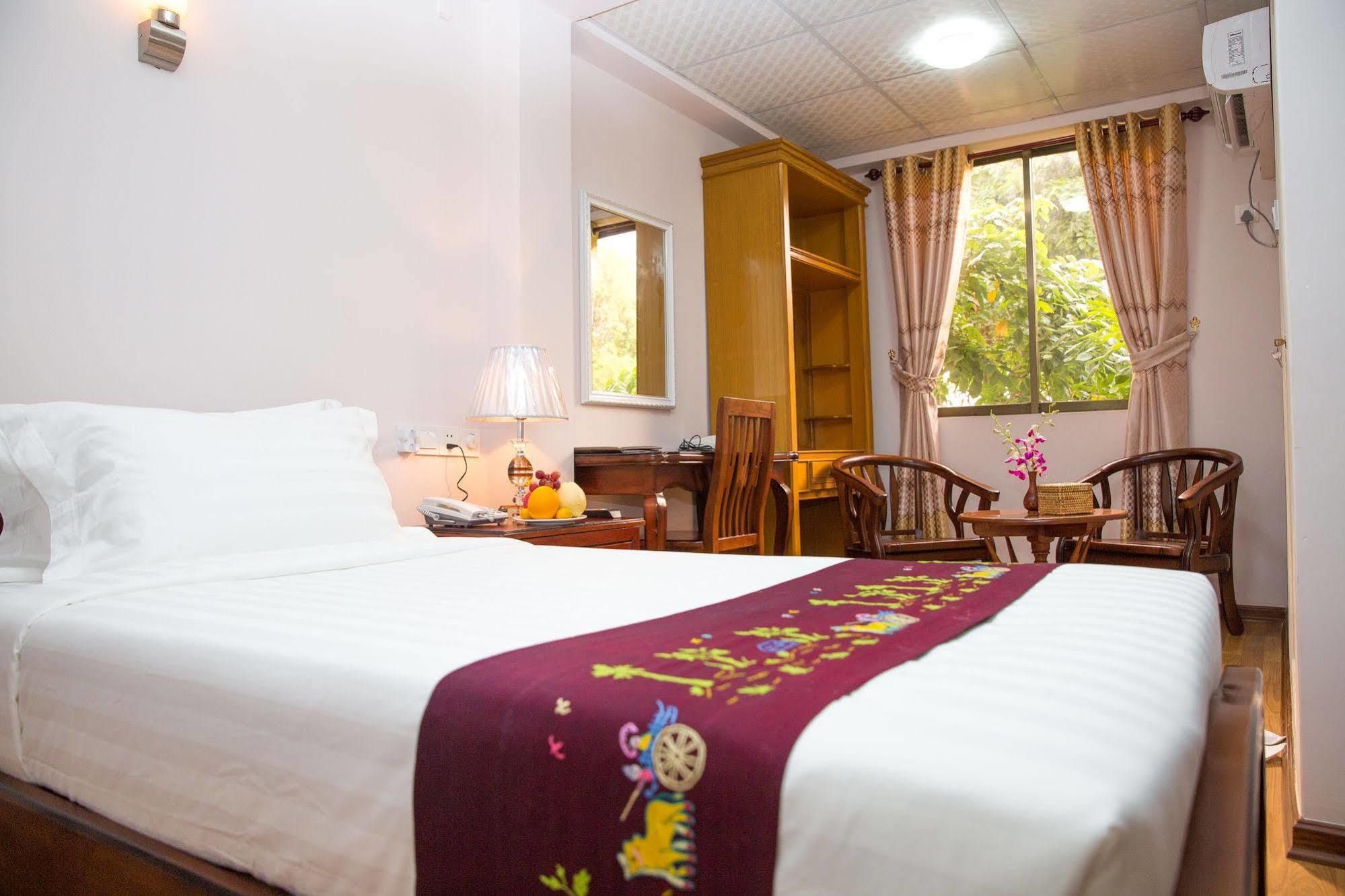 Hotel Iceland Mandalay Esterno foto