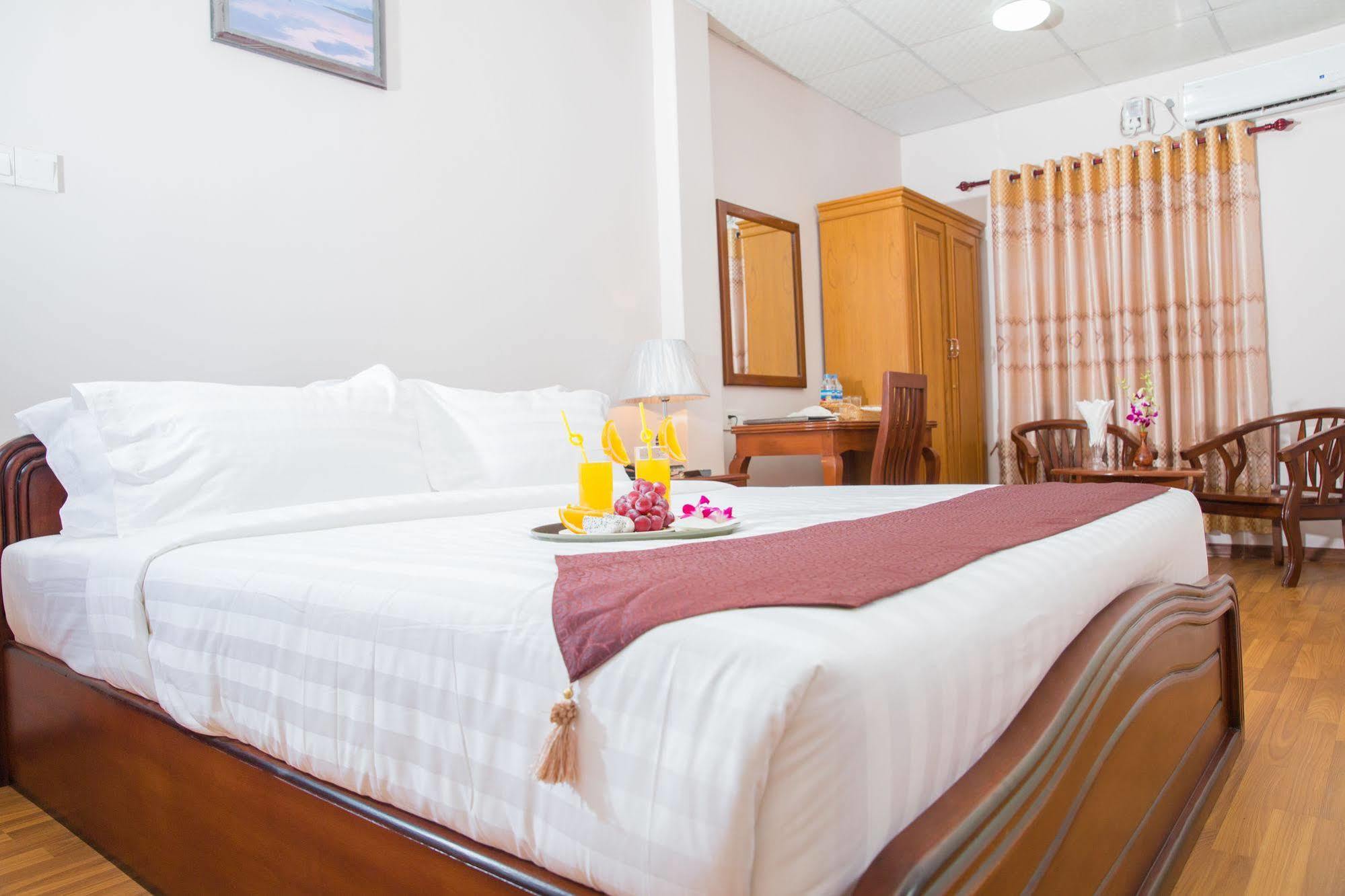 Hotel Iceland Mandalay Esterno foto