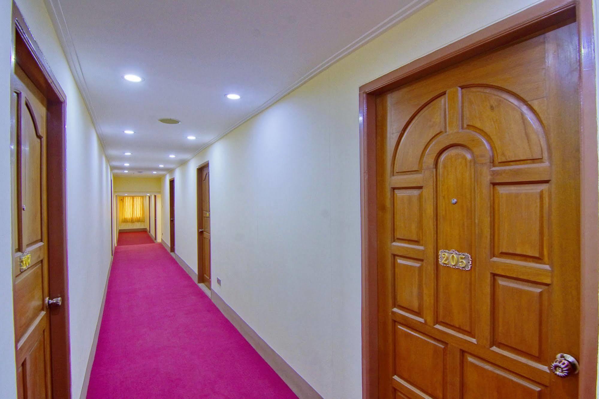 Hotel Iceland Mandalay Esterno foto